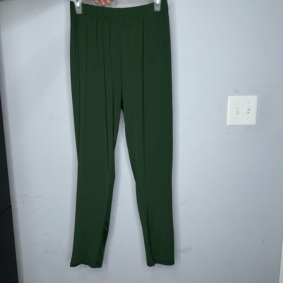 Two Piece Green Off the Shoulder Set - Picture 4 of 4